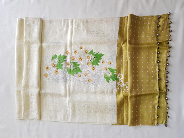 Khăn choàng lụa vẽ tay KV1
