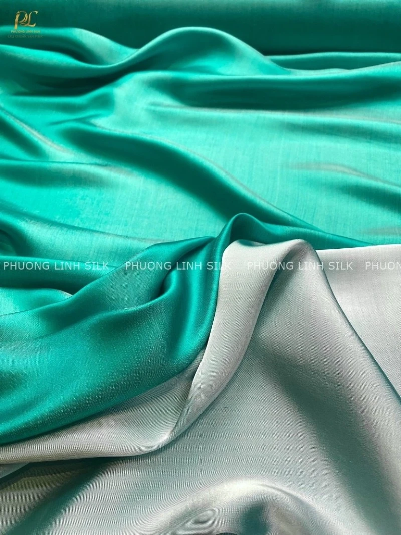 Lụa Việt trong đời sống 20